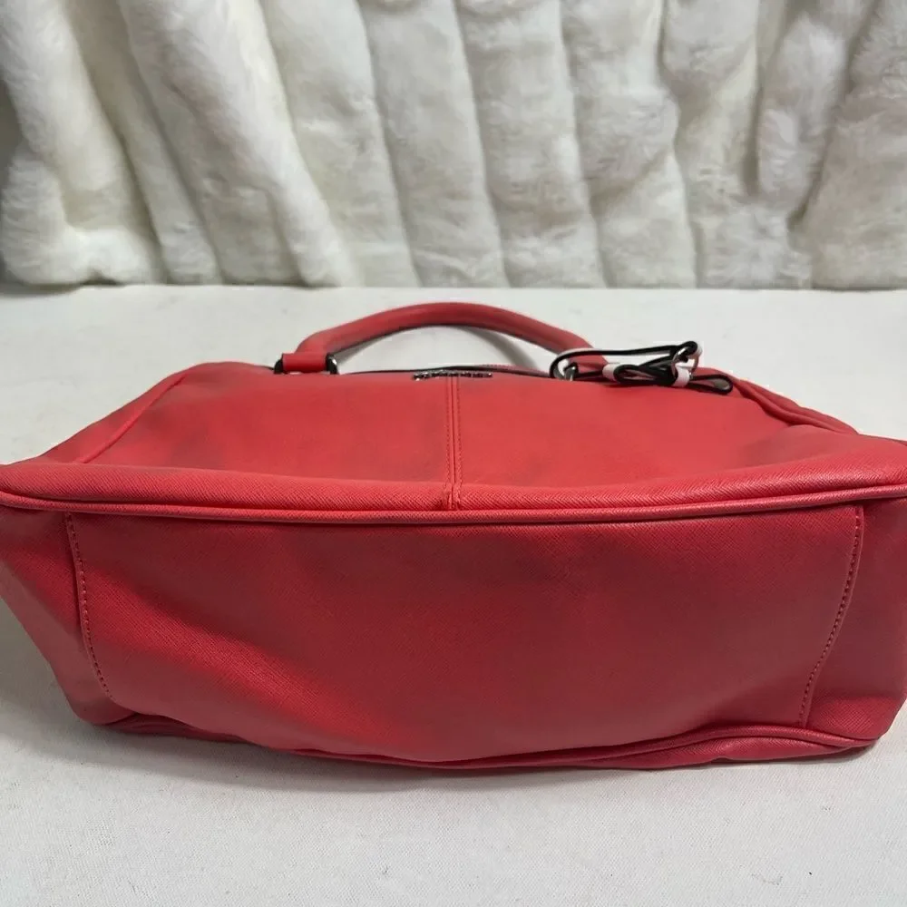 Guess bright orange satchel/Shoulder bag with gold tone hardwares.